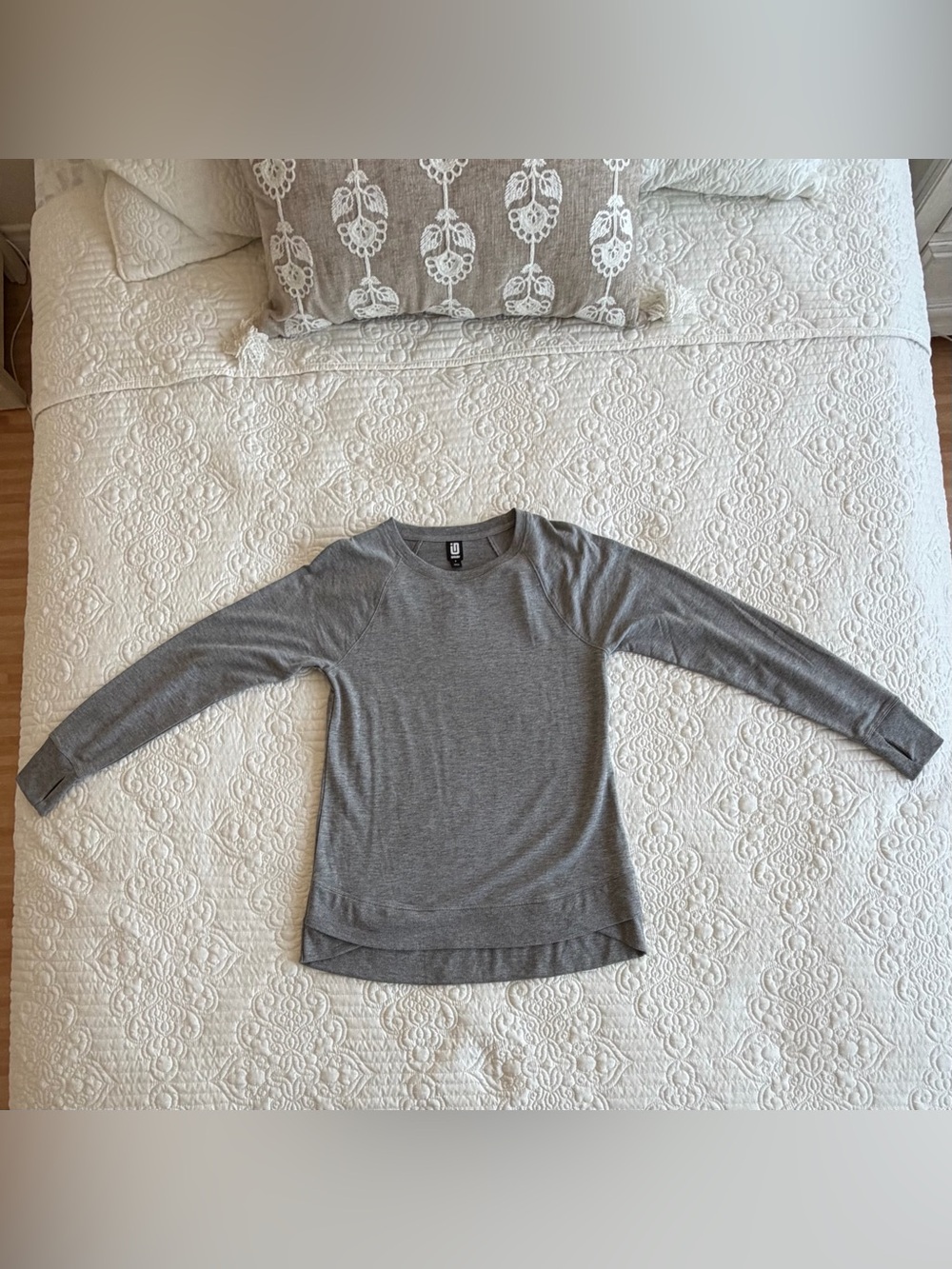 NWT Ideology Gray Heather Thumbhole Sleeve Longline Athletic Top Medium
